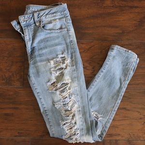AE High waisted destroyed pants